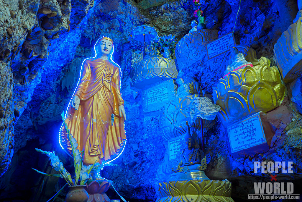 仏陀像（ミャンマー）