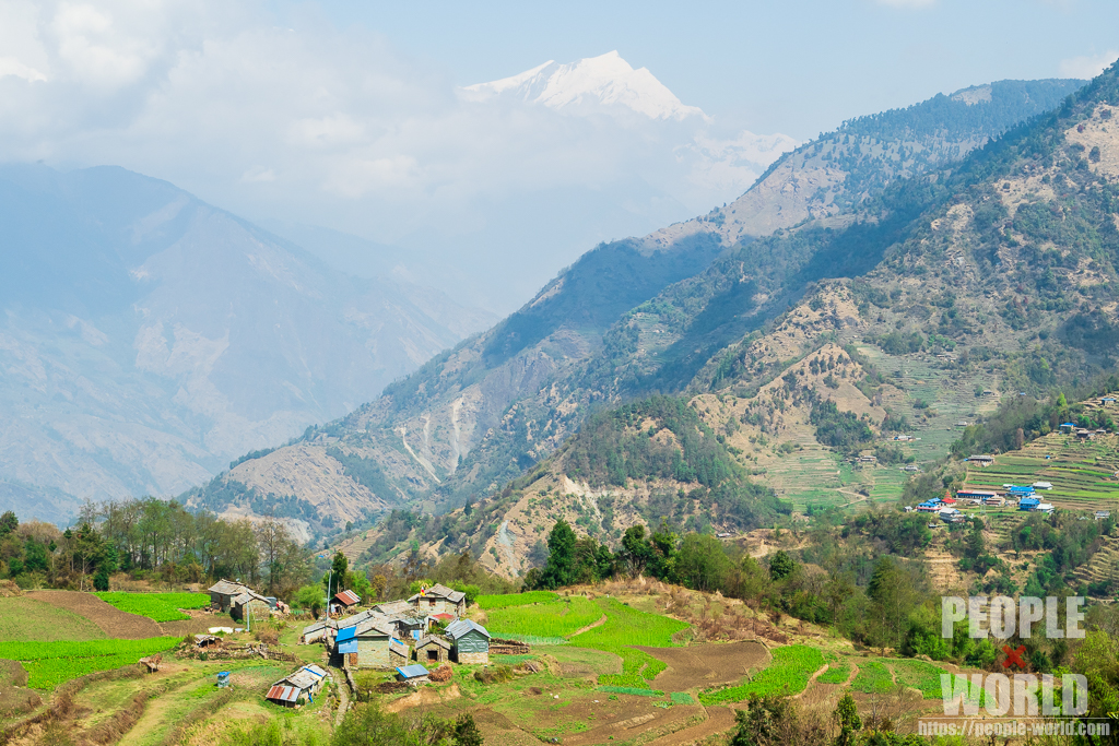山の中の村（ネパール）